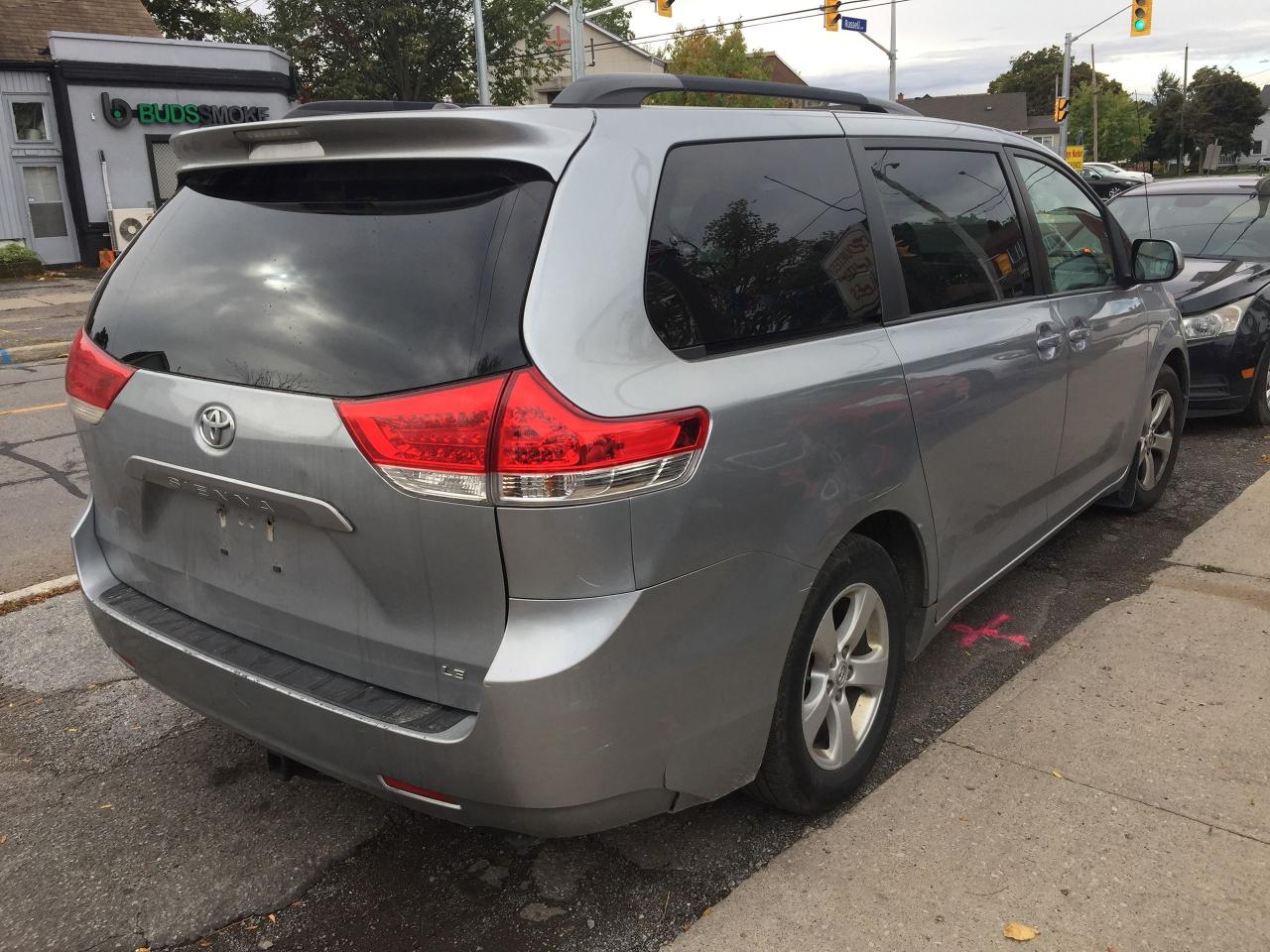 2014 Toyota Sienna 5DR LE 8-PASS FWD - Photo #3