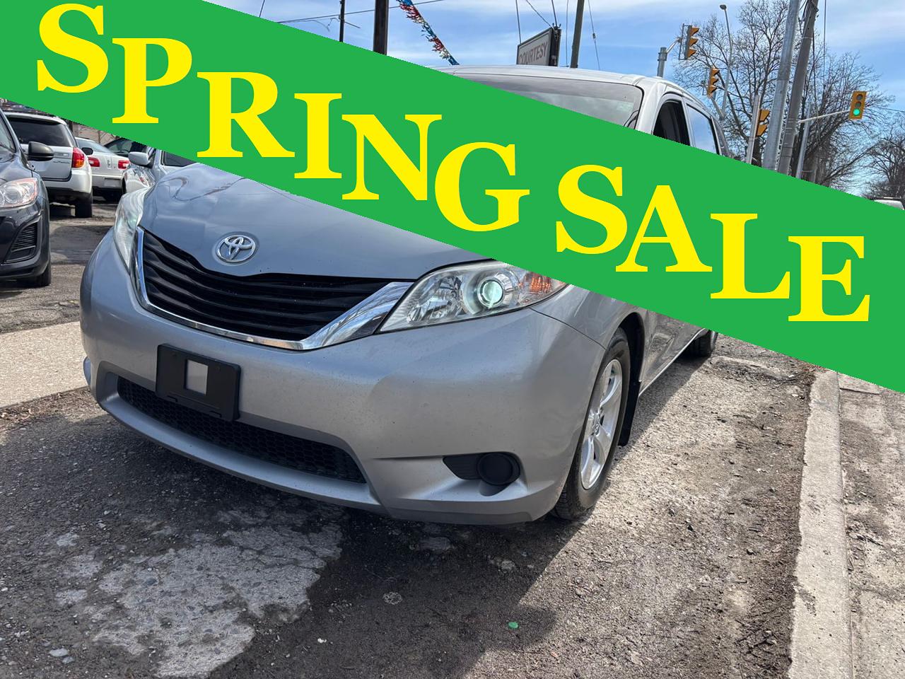 2014 Toyota Sienna 5DR LE 8-PASS FWD Photo