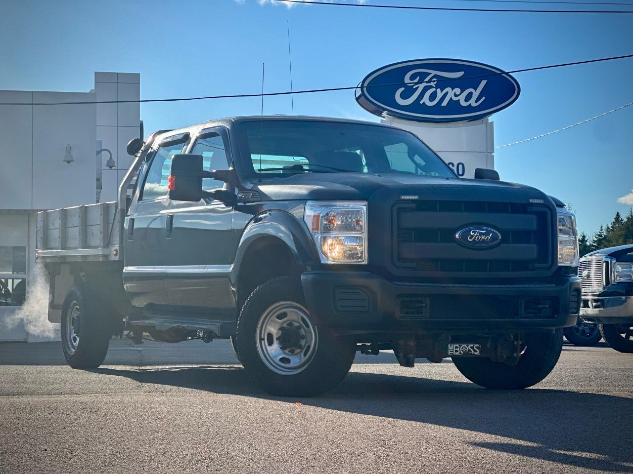Used 2015 Ford F-350 Super Duty CREWCAB 4X4 W/ ALLOY DECK for sale in Port Hawkesbury, NS