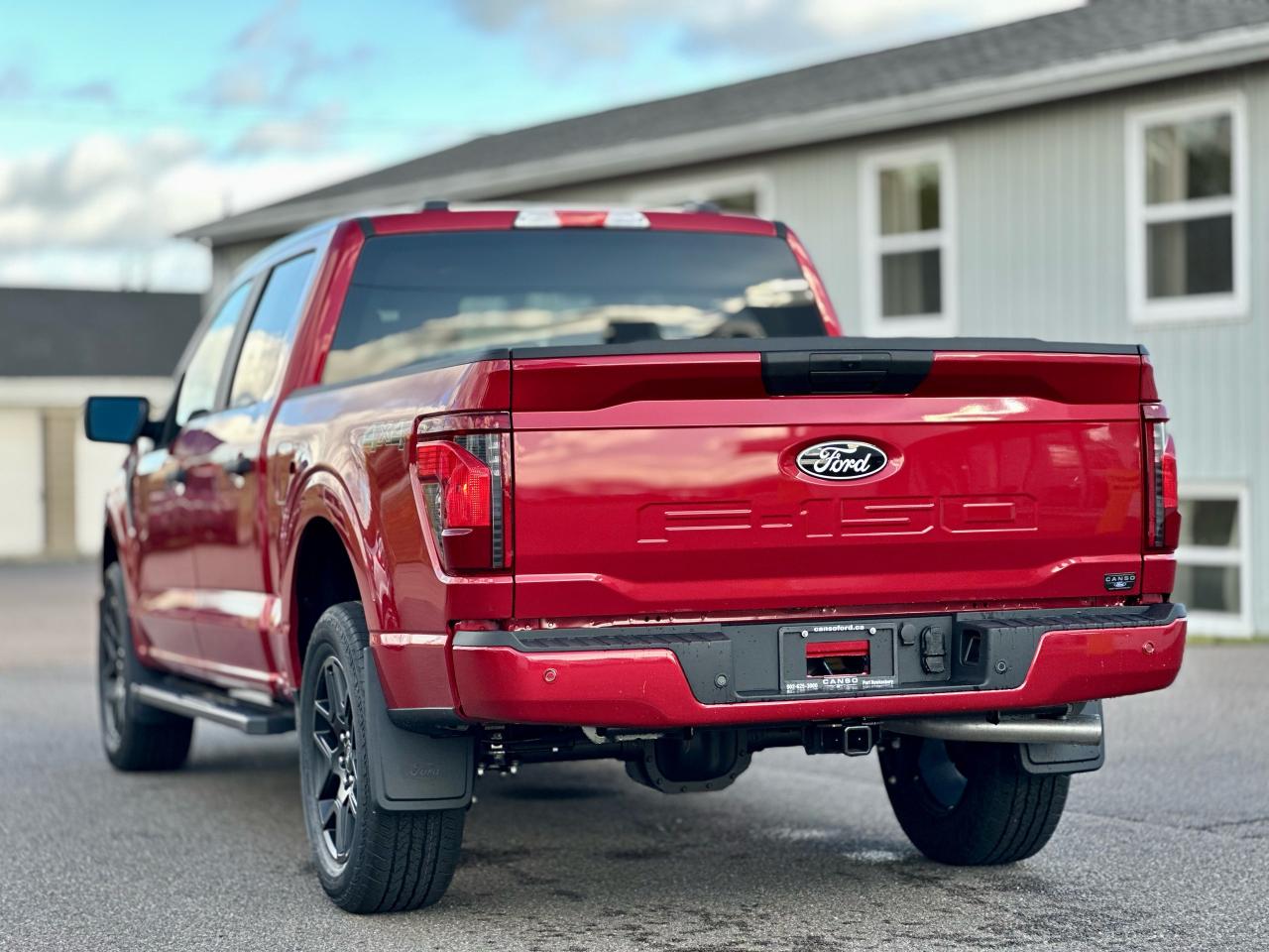 2025 Ford F-150 STX 4WD SuperCrew 5.5' Box Photo4