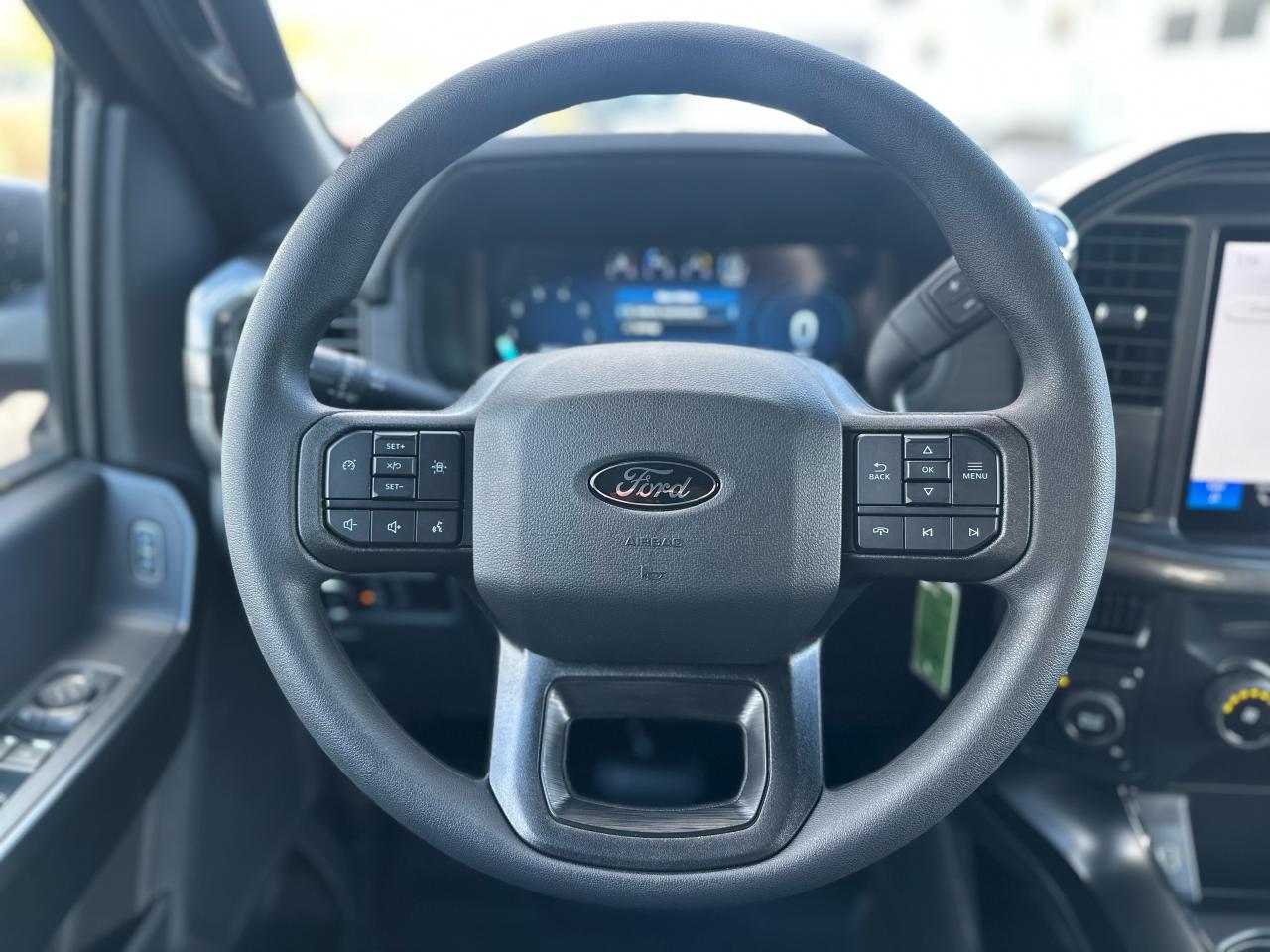 2025 Ford F-150 STX 4WD SuperCrew 5.5' Box Photo5