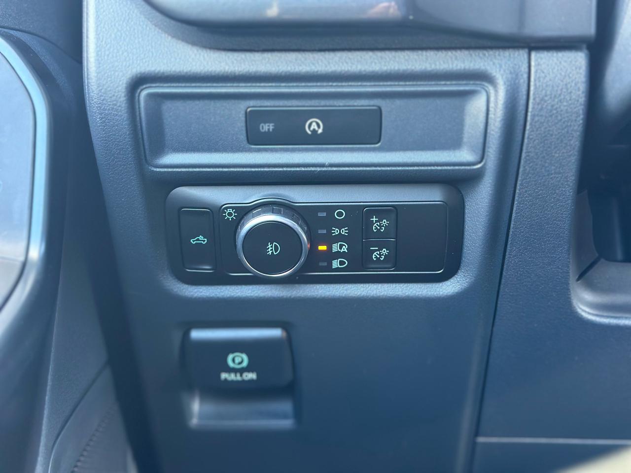 2025 Ford F-150 STX 4WD SuperCrew 5.5' Box Photo5