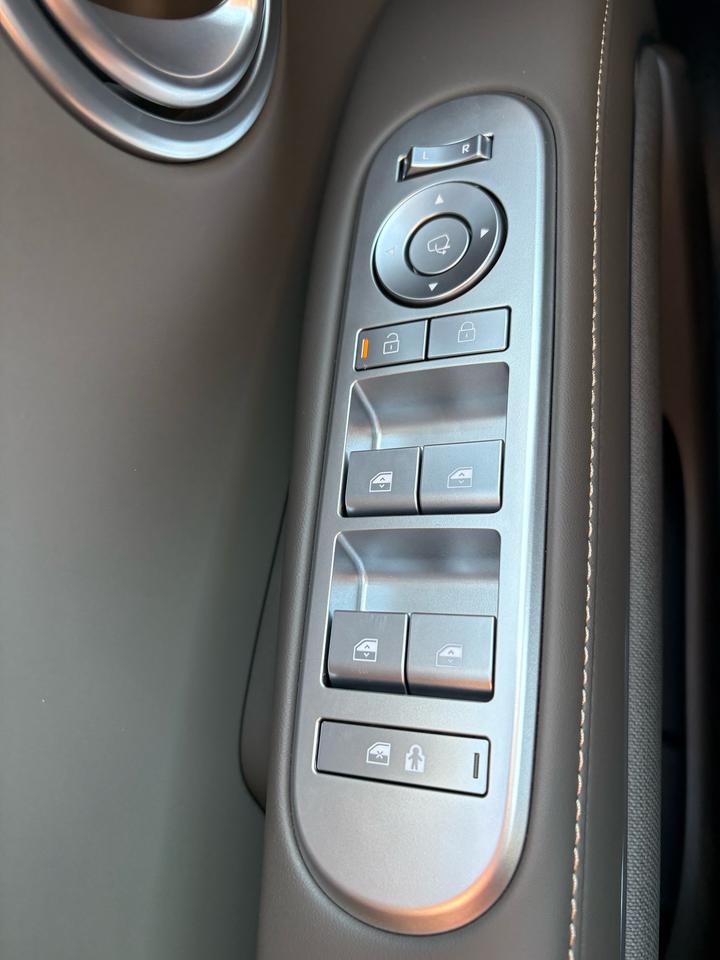 2026 Hyundai PALISADE ULTIMATE CALLIGRAPHY HEV Photo