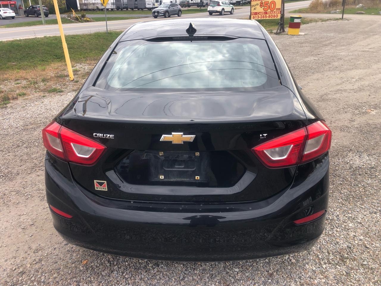 2018 Chevrolet Cruze LT Photo3