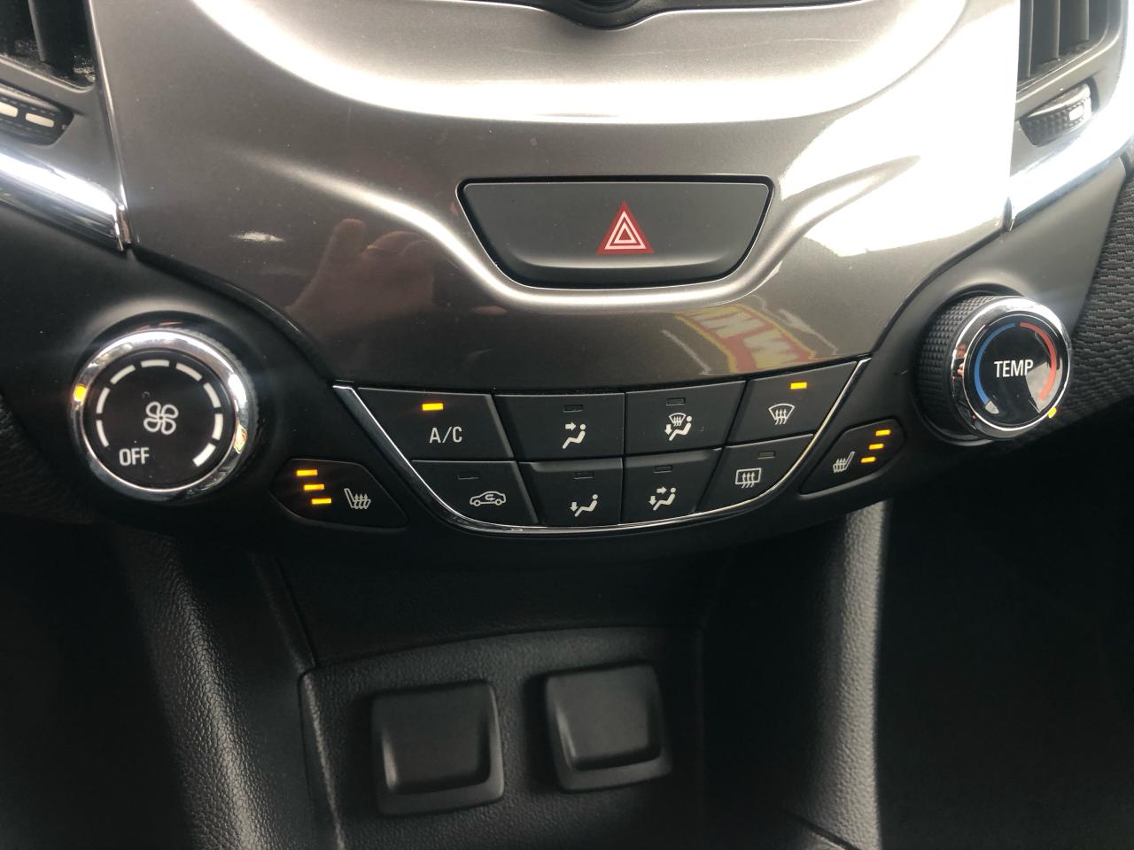 2018 Chevrolet Cruze LT - Photo #12