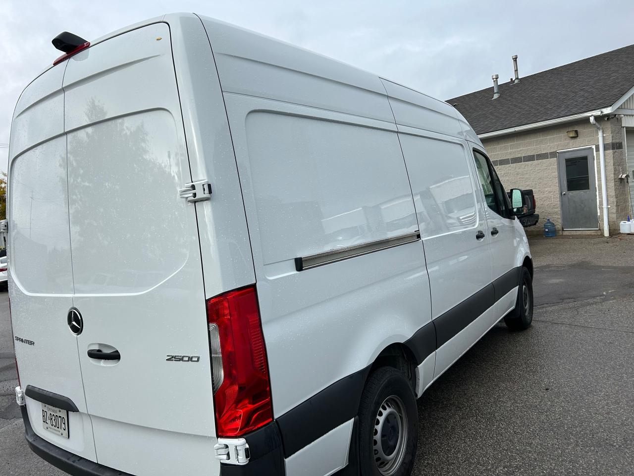 2023 Mercedes-Benz Sprinter  - Photo #3