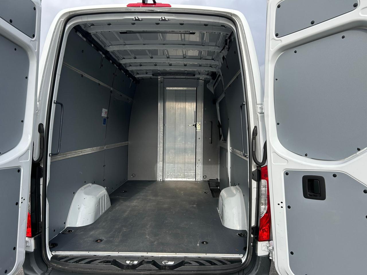 2023 Mercedes-Benz Sprinter  - Photo #7