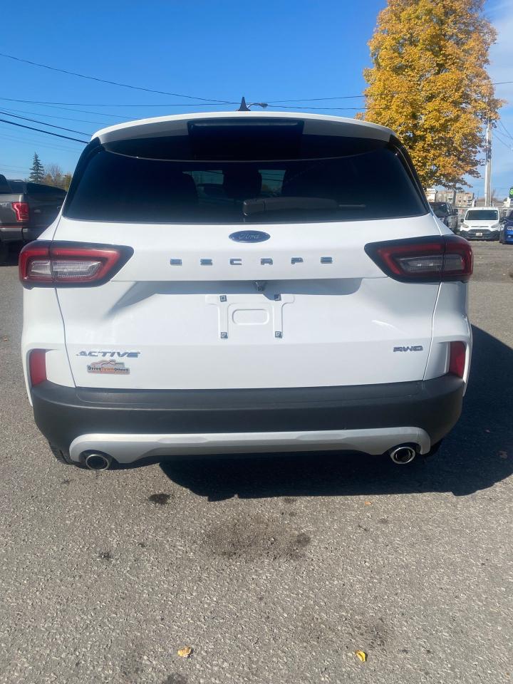 2023 Ford Escape Active - Photo #4