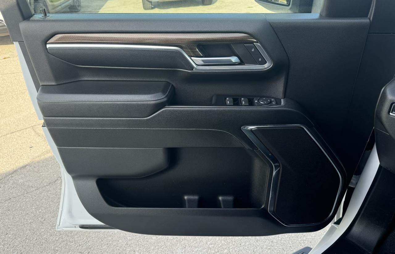 2024 Chevrolet Silverado 2500 4WD Crew Cab 172" LT Photo