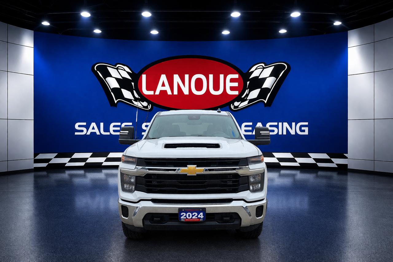2024 Chevrolet Silverado 2500 4WD Crew Cab 172" LT Photo4