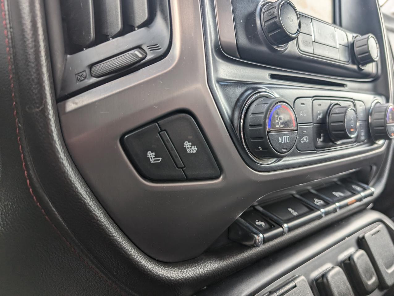 2014 GMC Sierra 1500 SLT | Leather | Heated Steering | Heated Seats - Photo #11