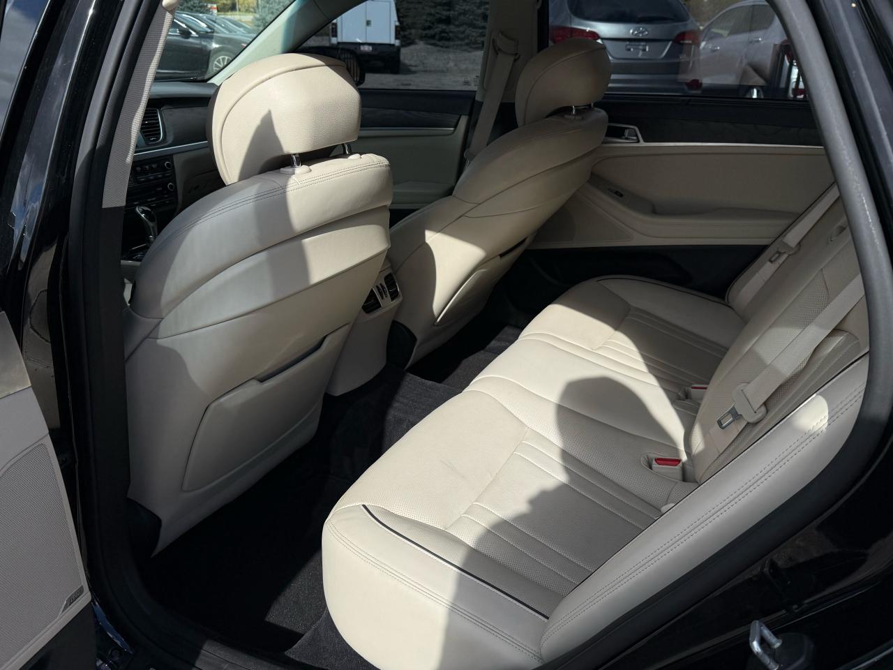 2015 Hyundai Genesis LUXURY | Navigation | Backup Camera | Sunroof - Photo #10