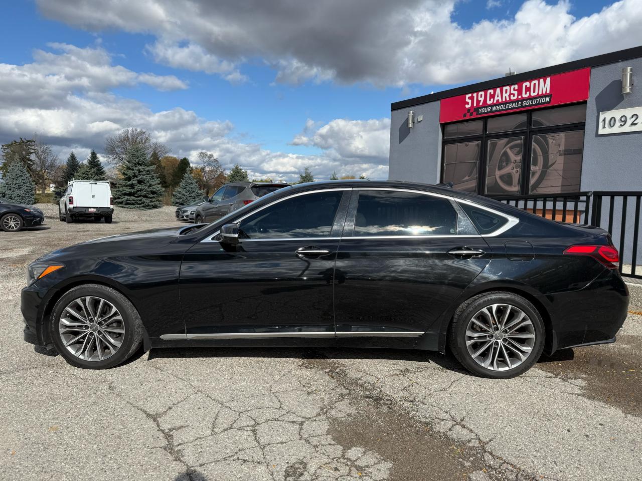 2015 Hyundai Genesis LUXURY | Navigation | Backup Camera | Sunroof - Photo #2