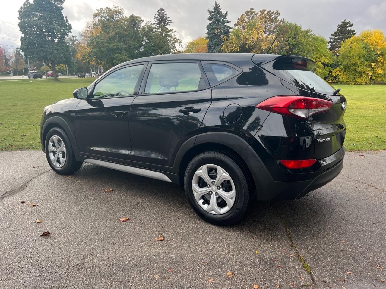 2017 Hyundai Tucson SE AWD * One Owner / Clean Carfax - Photo #4