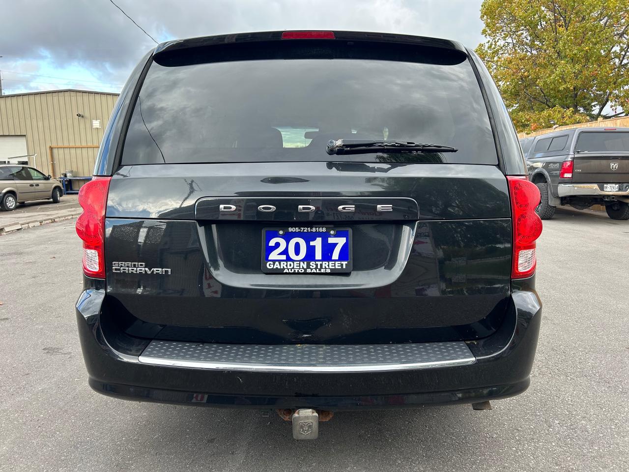 2017 Dodge Grand Caravan CANADA VALUE PACKAGE Photo3