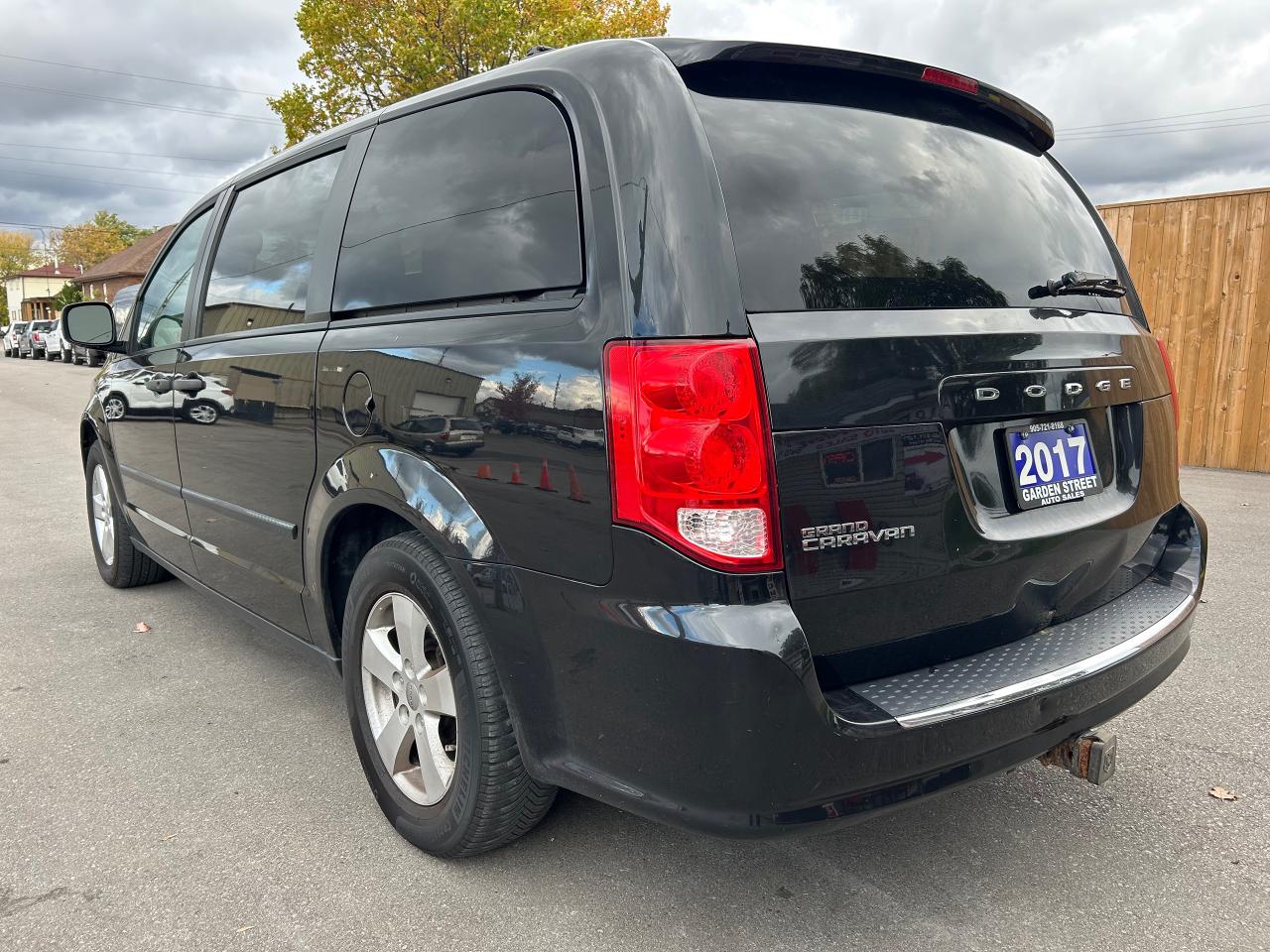 2017 Dodge Grand Caravan CANADA VALUE PACKAGE Photo2