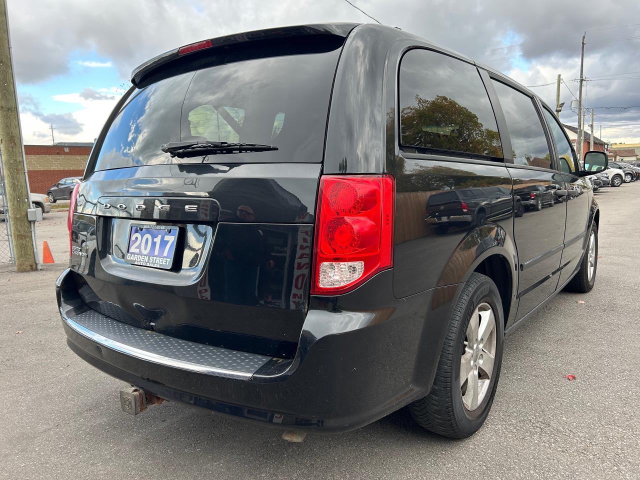 2017 Dodge Grand Caravan CANADA VALUE PACKAGE Photo4