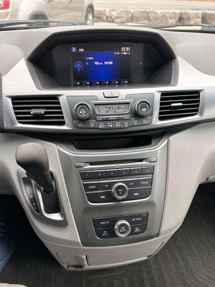 2014 Honda Odyssey SE - Photo #10