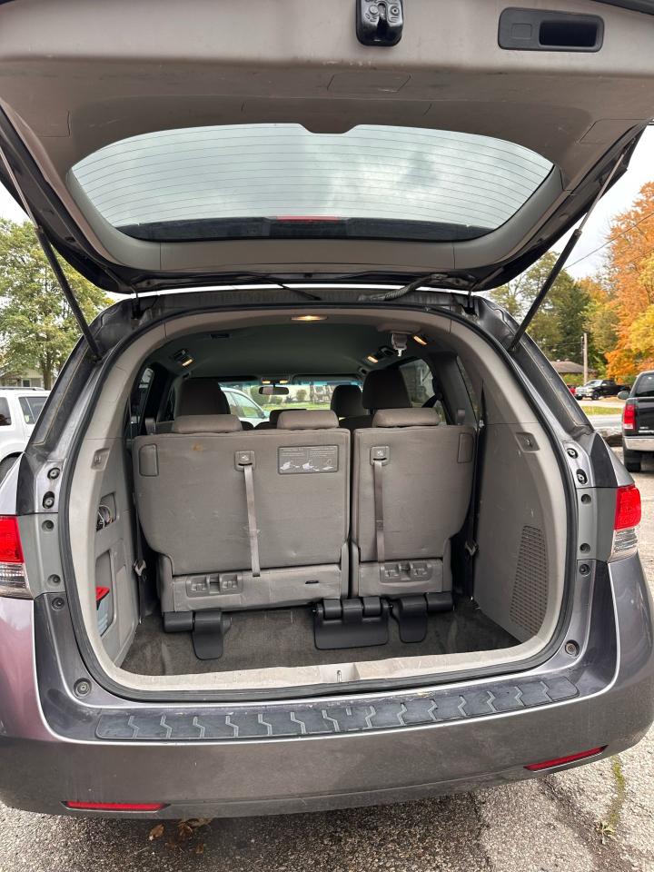 2014 Honda Odyssey SE - Photo #4