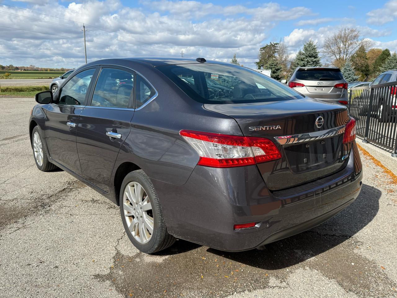 2015 Nissan Sentra SL | Navigation | Backup Camera | Sunroof Photo2