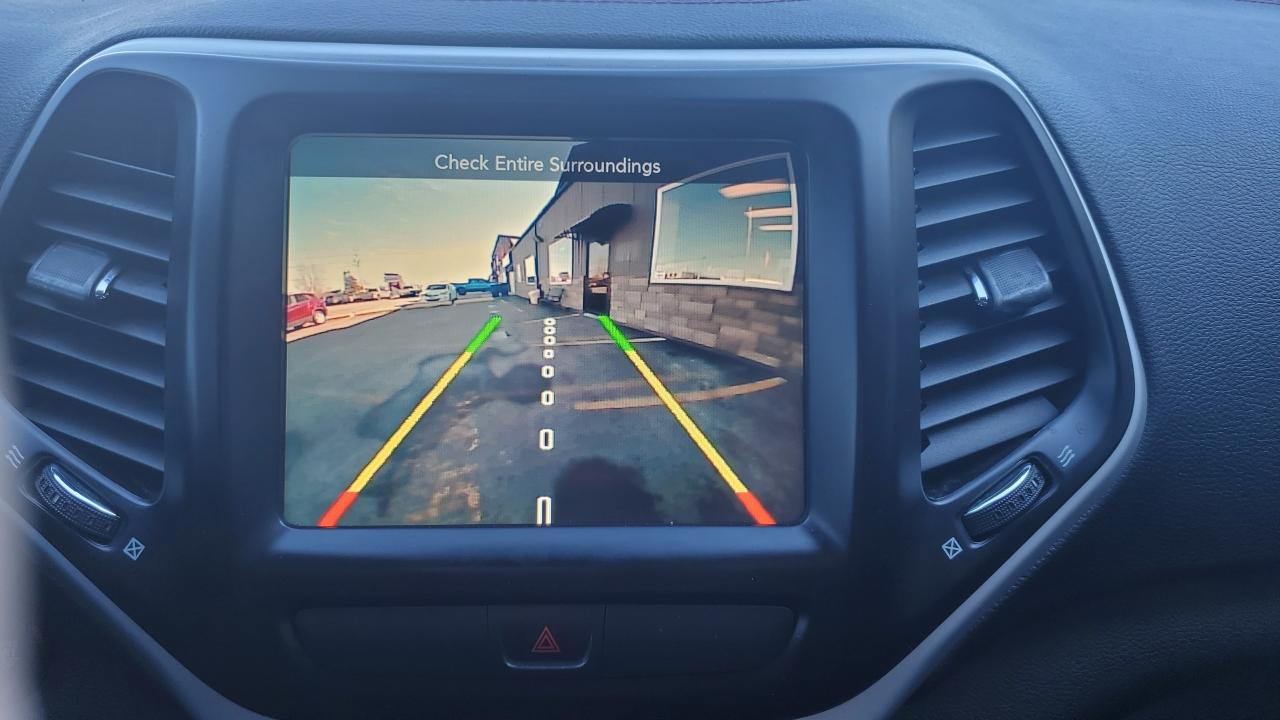 2017 Jeep Cherokee 4WD 4dr Trailhawk-"NO TAX SALE-MAX $2000-LTD TIME - Photo #16