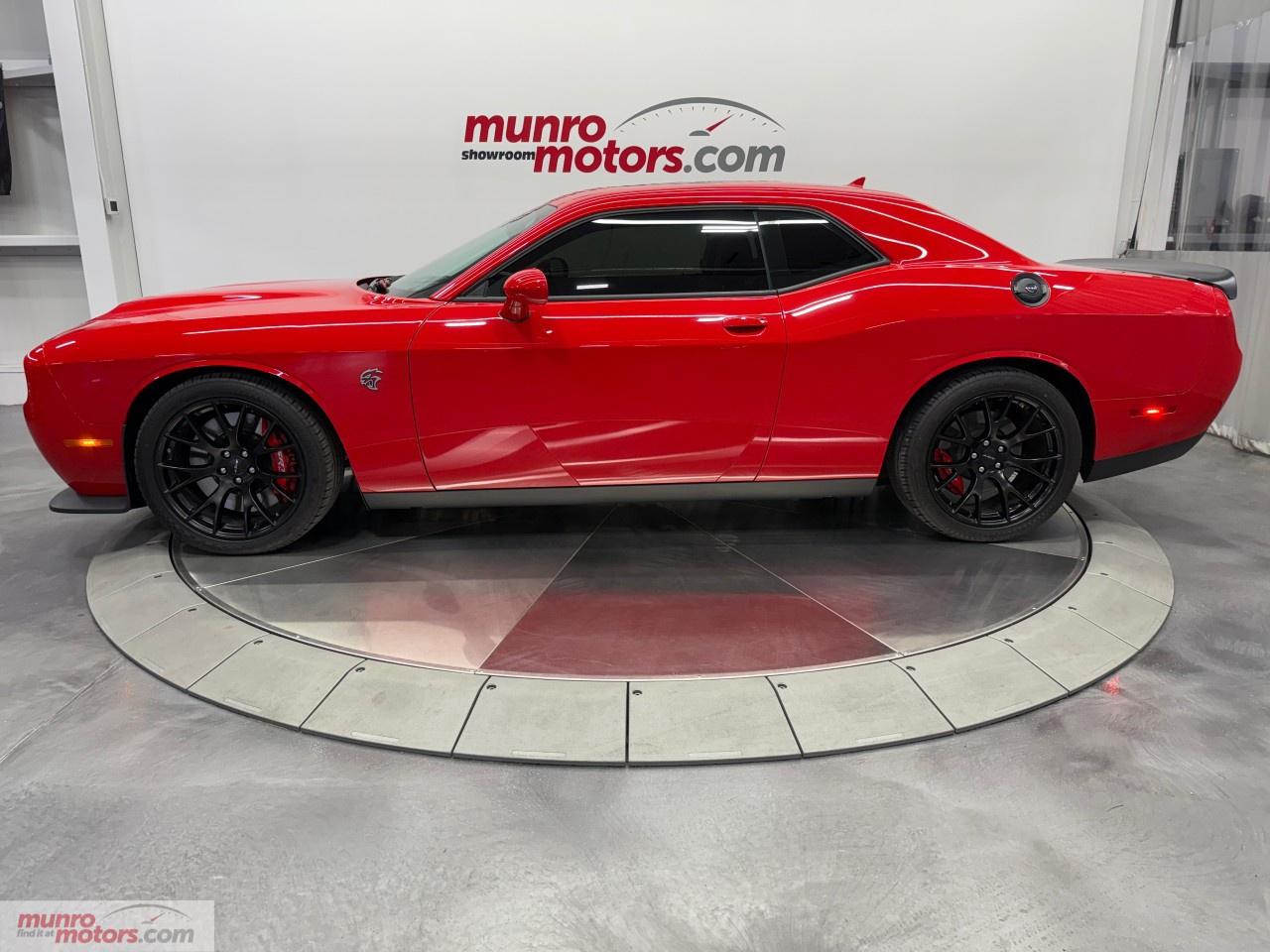 2023 Dodge Challenger SRT Hellcat Jailbreak RWD Photo3