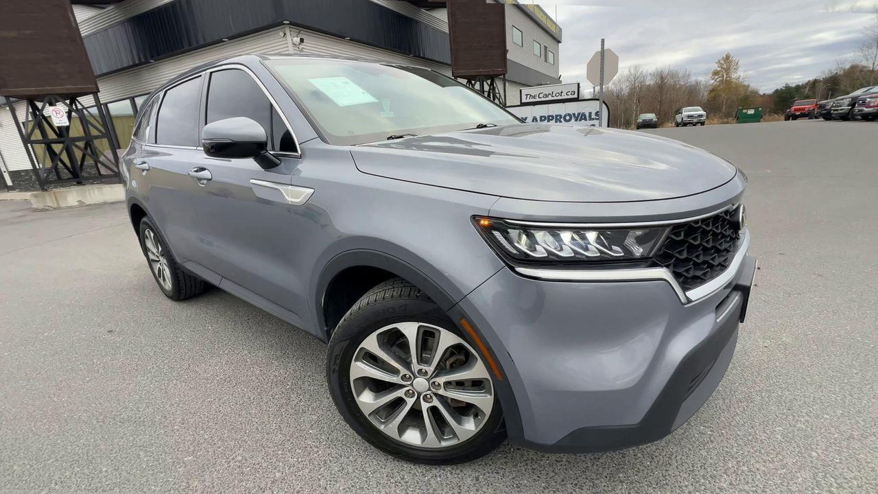 2021 Kia Sorento 2.5L LX Premium AWD, 7 PASSENGER, SIRIUS XM, HEATED STEERING WHEEL, HEATED FRONT SEATS, BACK UP CAM!! Photo