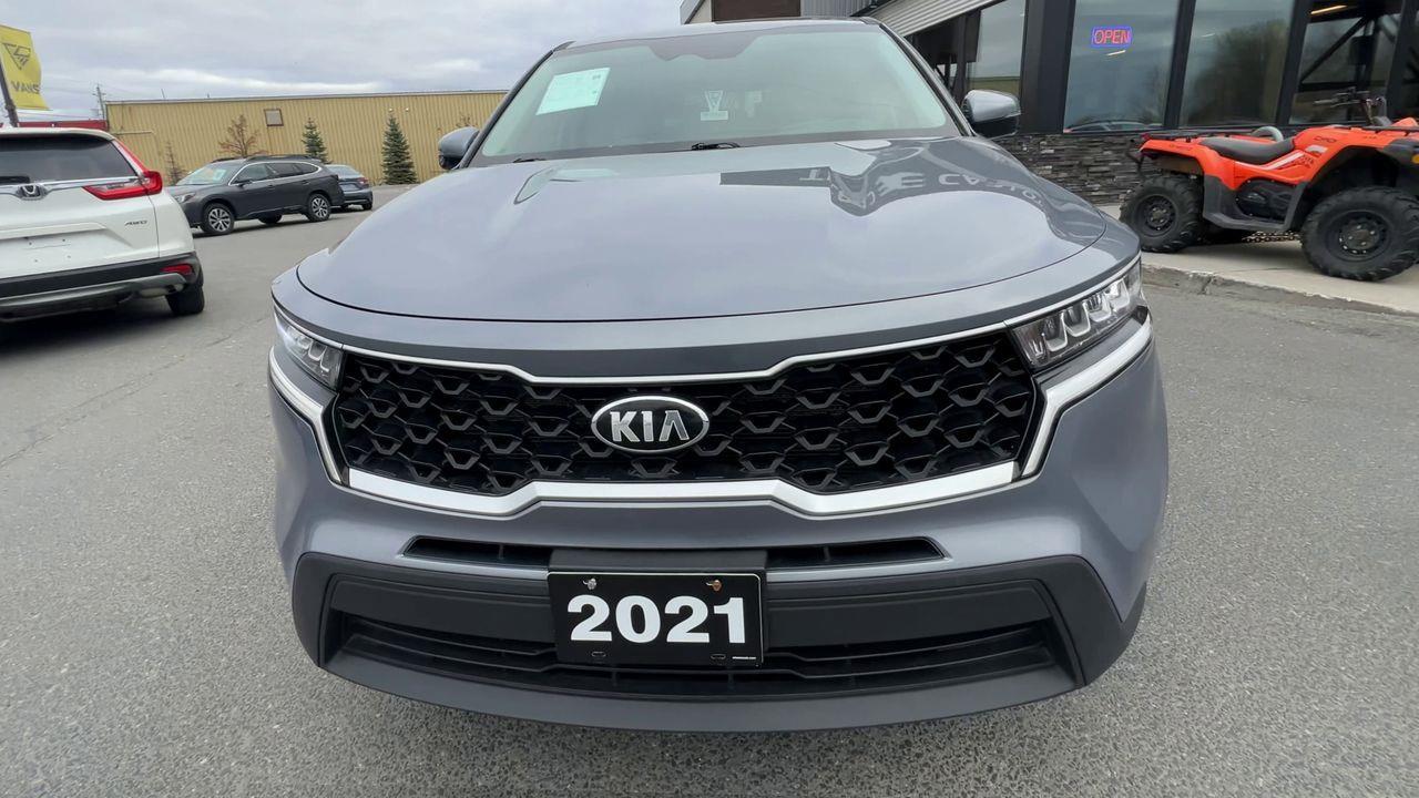 2021 Kia Sorento 2.5L LX Premium AWD, 7 PASSENGER, SIRIUS XM, HEATED STEERING WHEEL, HEATED FRONT SEATS, BACK UP CAM!! Photo2