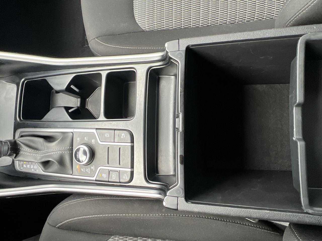 2021 Kia Sorento 2.5L LX Premium AWD, 7 PASSENGER, SIRIUS XM, HEATED STEERING WHEEL, HEATED FRONT SEATS, BACK UP CAM!! Photo