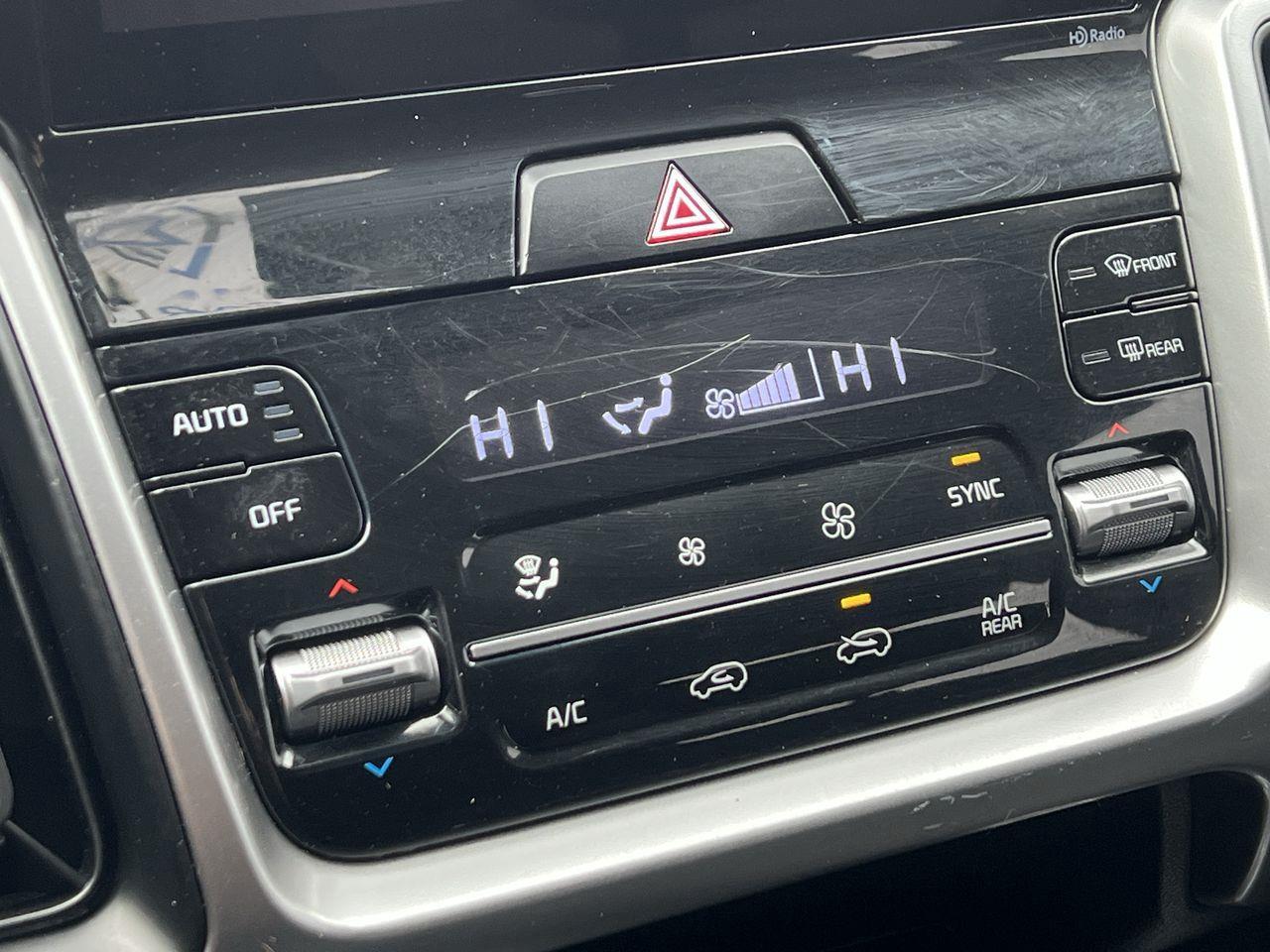 2021 Kia Sorento 2.5L LX Premium AWD, 7 PASSENGER, SIRIUS XM, HEATED STEERING WHEEL, HEATED FRONT SEATS, BACK UP CAM!! Photo