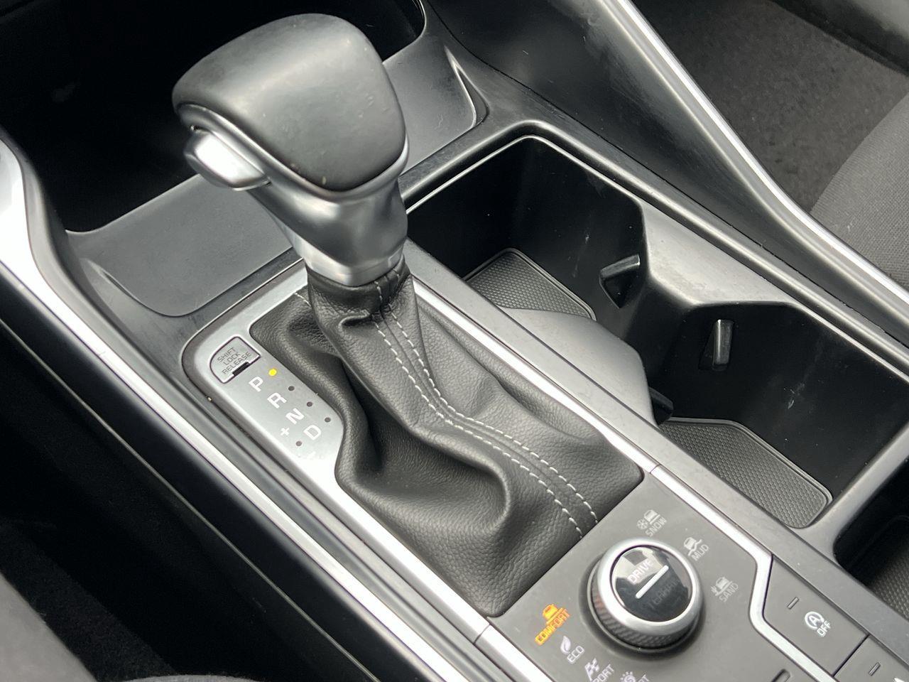 2021 Kia Sorento 2.5L LX Premium AWD, 7 PASSENGER, SIRIUS XM, HEATED STEERING WHEEL, HEATED FRONT SEATS, BACK UP CAM!! Photo