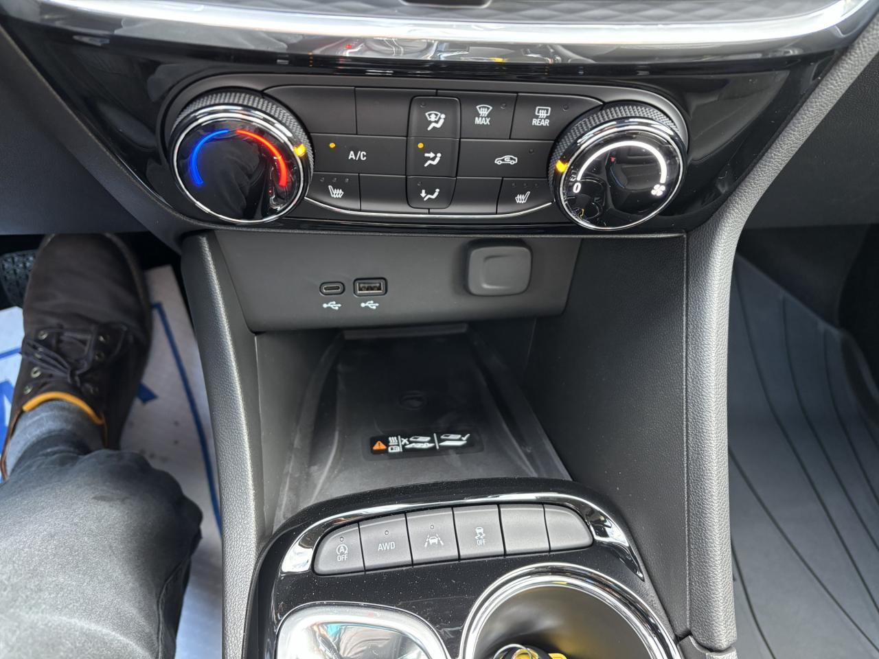 2026 Buick Encore GX Sport Touring 2026 Buick Encore GX ST AWD Photo