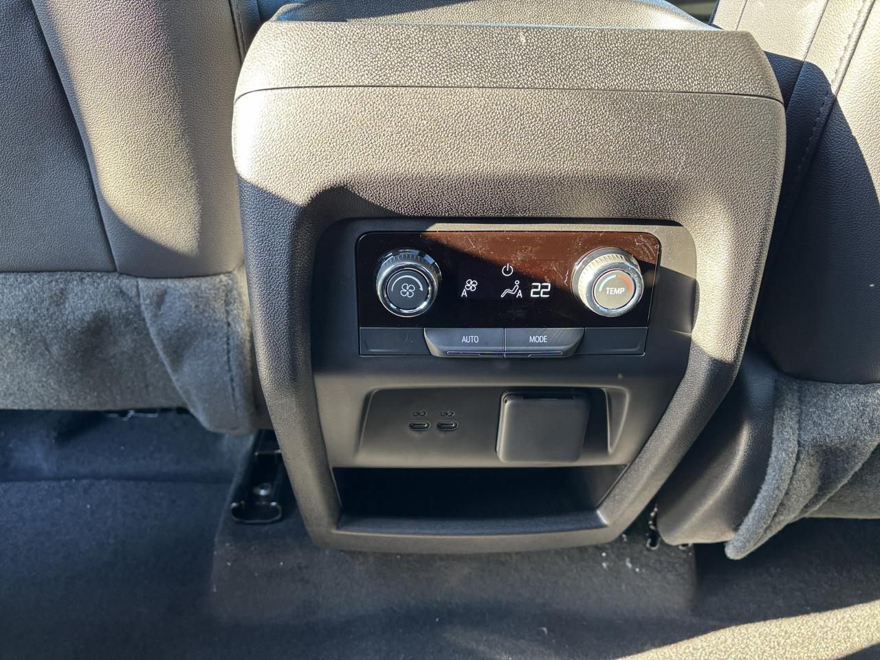 2026 Chevrolet Traverse 2026 Chevrolet Traverse Z71 AWD Photo