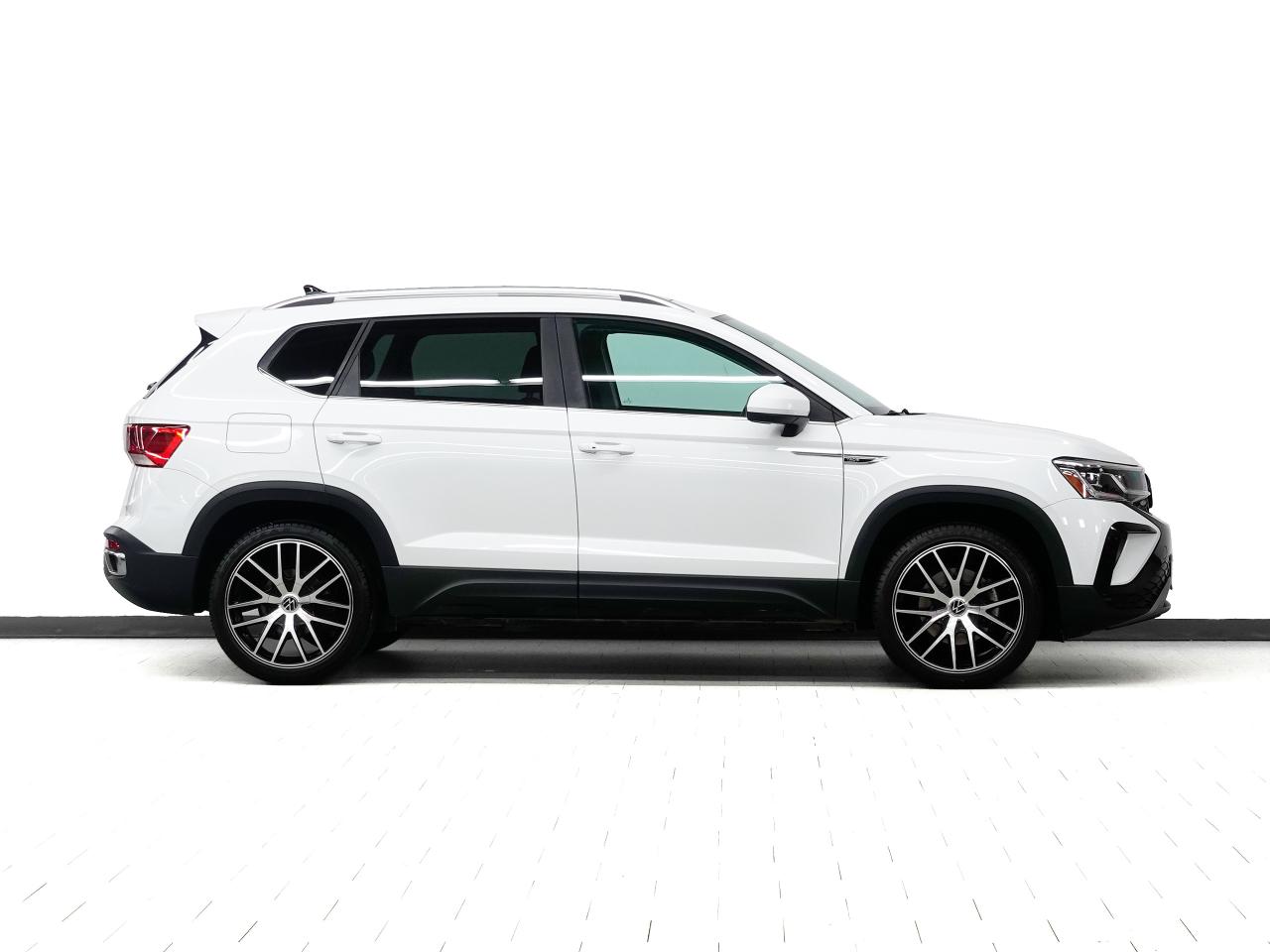 2022 Volkswagen Taos HIGHLINE | AWD | Nav | Leather | Pano roof | BSM