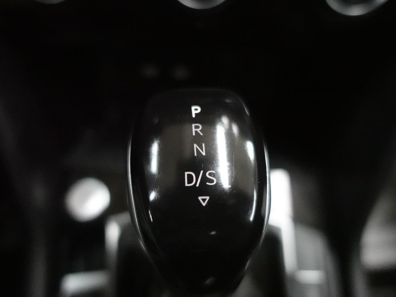 2022 Volkswagen Taos HIGHLINE | AWD | Nav | Leather | Pano roof | BSM