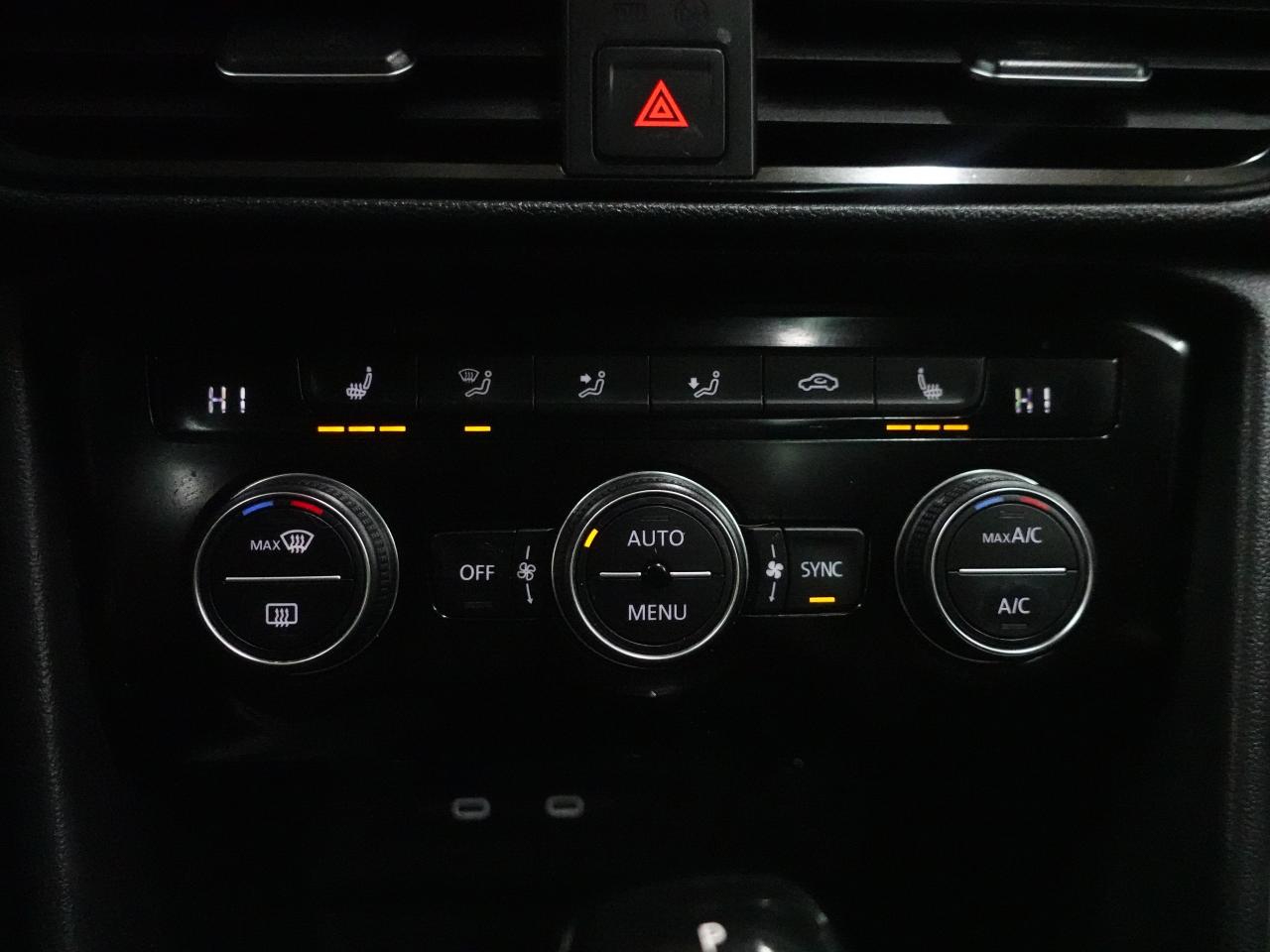 2022 Volkswagen Taos HIGHLINE | AWD | Nav | Leather | Pano roof | BSM