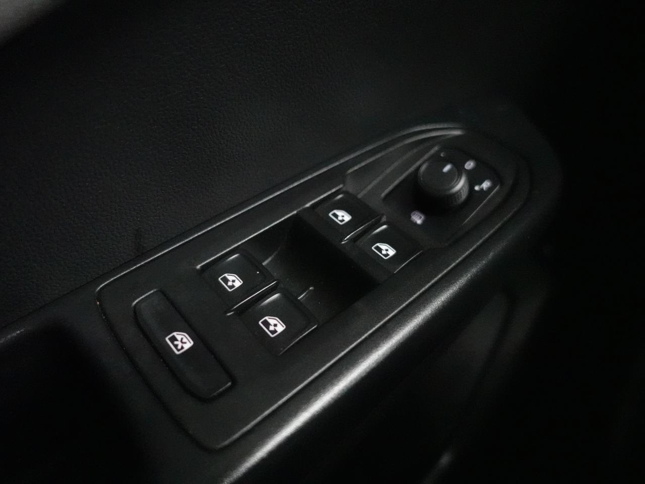 2022 Volkswagen Taos HIGHLINE | AWD | Nav | Leather | Pano roof | BSM