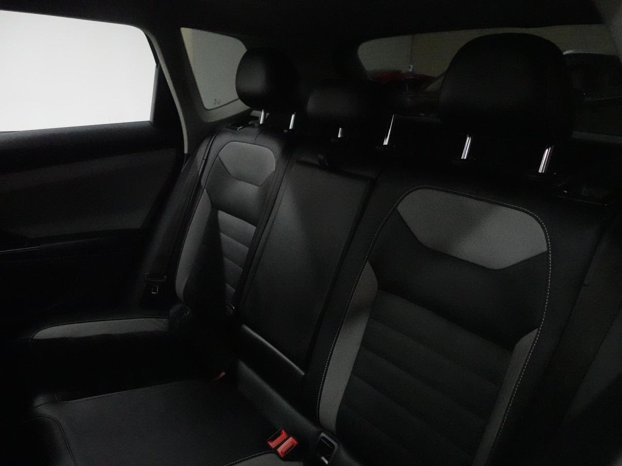 2022 Volkswagen Taos HIGHLINE | AWD | Nav | Leather | Pano roof | BSM