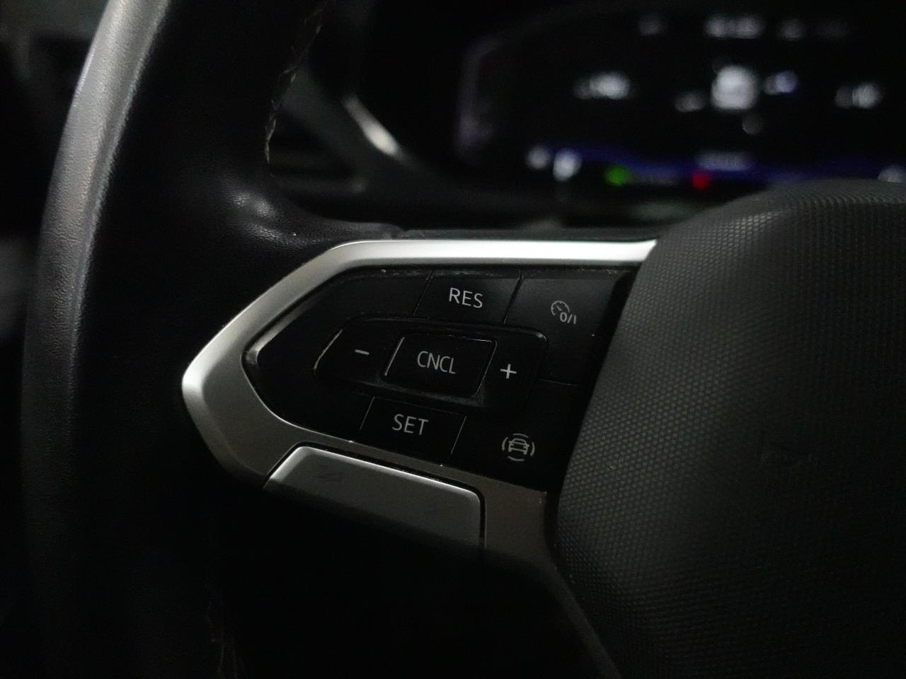 2022 Volkswagen Taos HIGHLINE | AWD | Nav | Leather | Pano roof | BSM