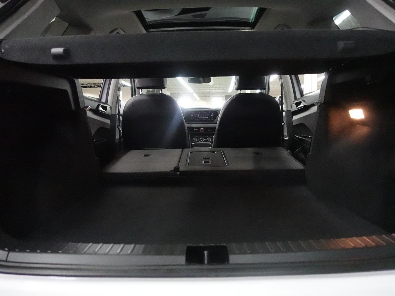 2022 Volkswagen Taos HIGHLINE | AWD | Nav | Leather | Pano roof | BSM