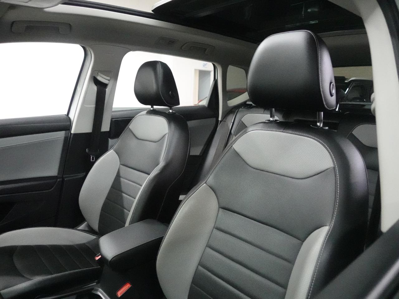 2022 Volkswagen Taos HIGHLINE | AWD | Nav | Leather | Pano roof | BSM