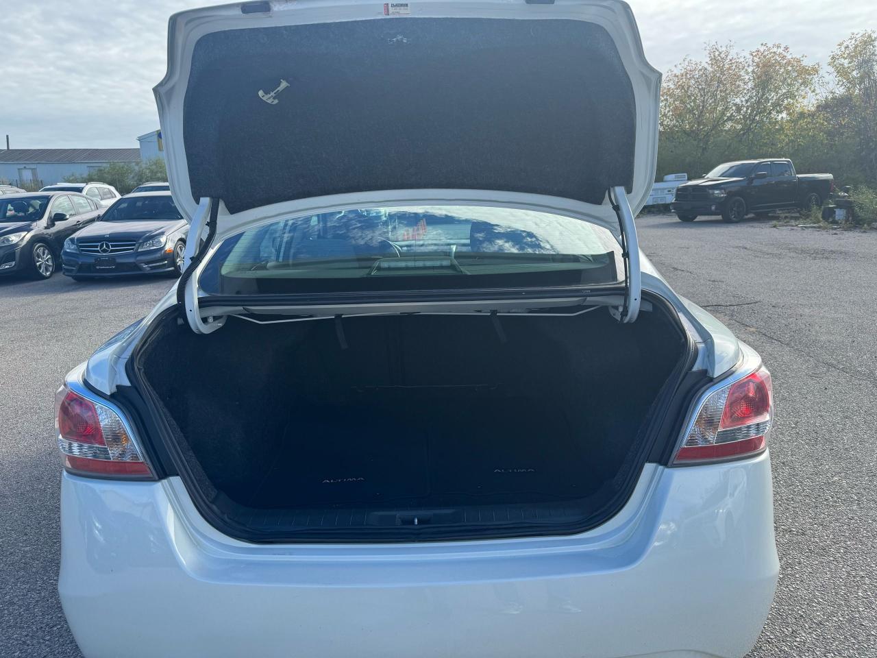 2015 Nissan Altima 2.5 SV - Photo #19