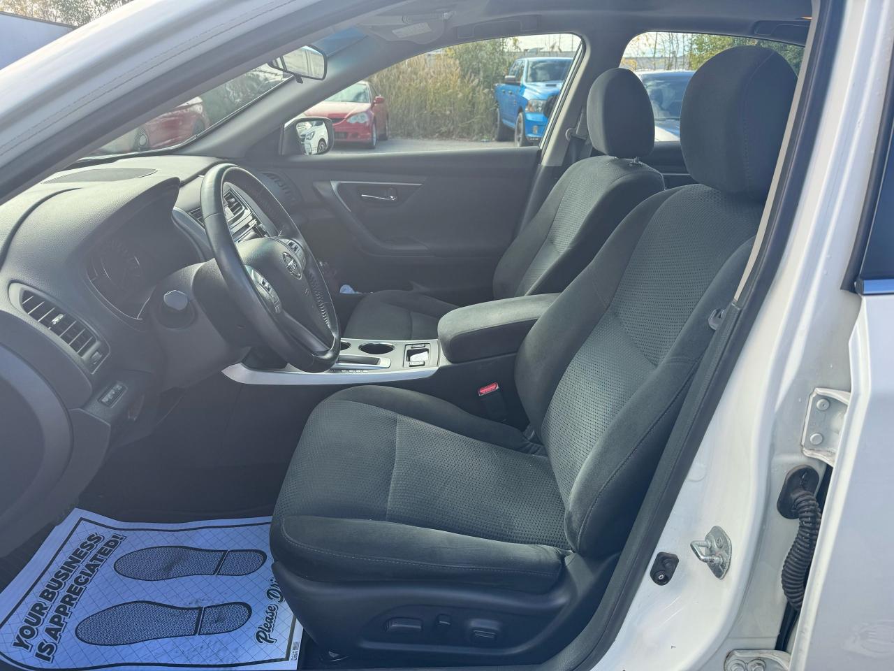 2015 Nissan Altima 2.5 SV - Photo #10