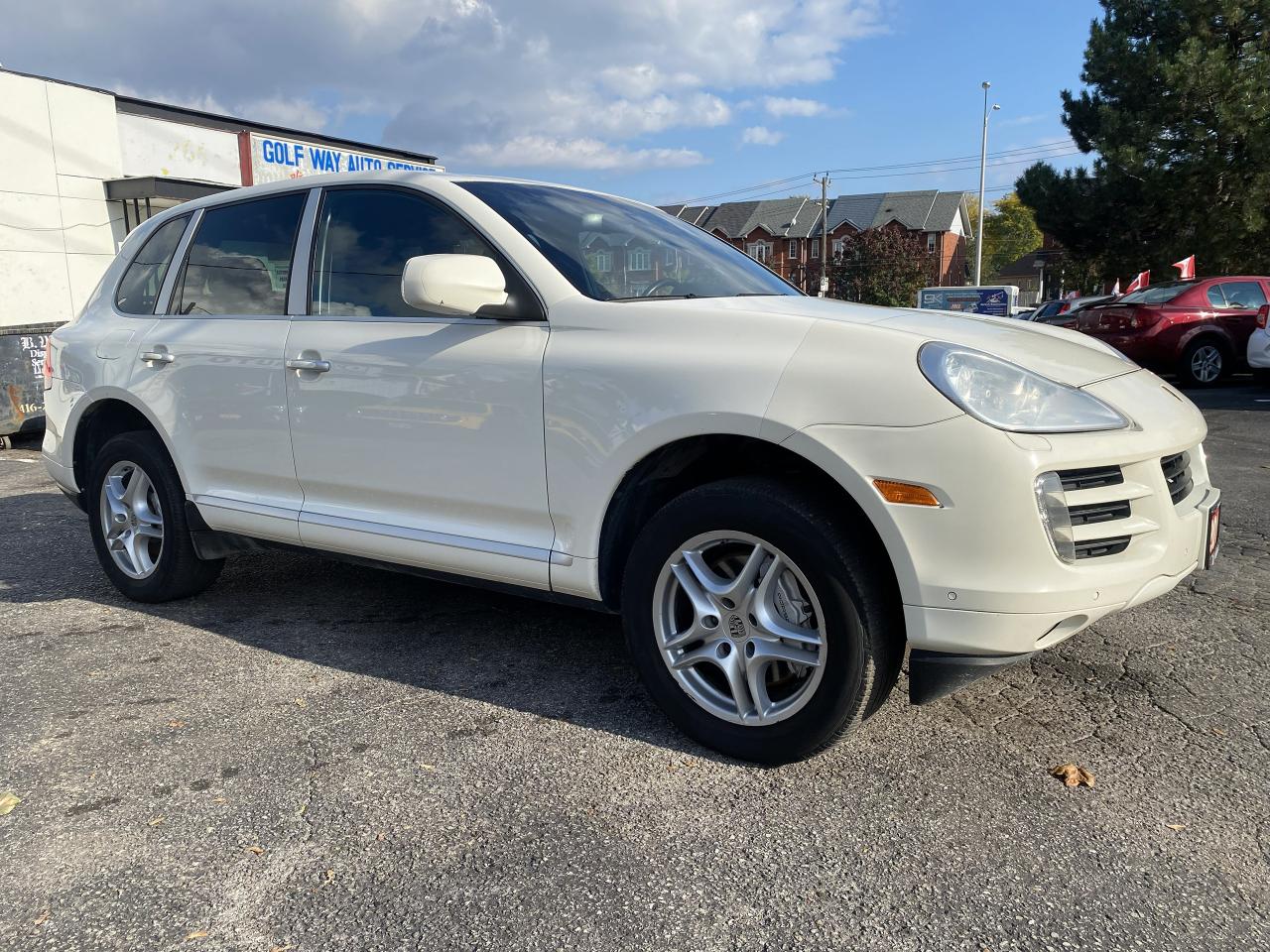 2010 Porsche Cayenne Automatic/Leather/Sunroof/Backup Sensors - Photo #4