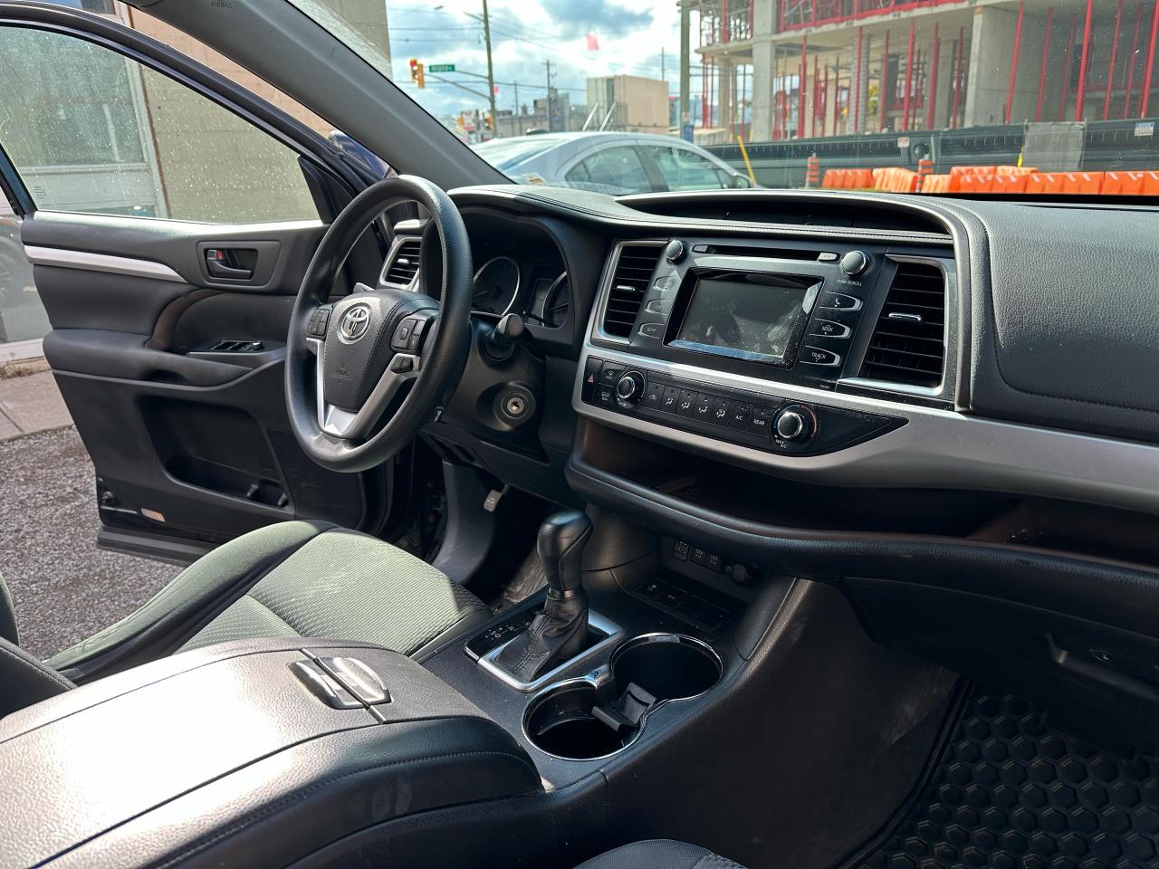 2018 Toyota Highlander LE - Photo #8