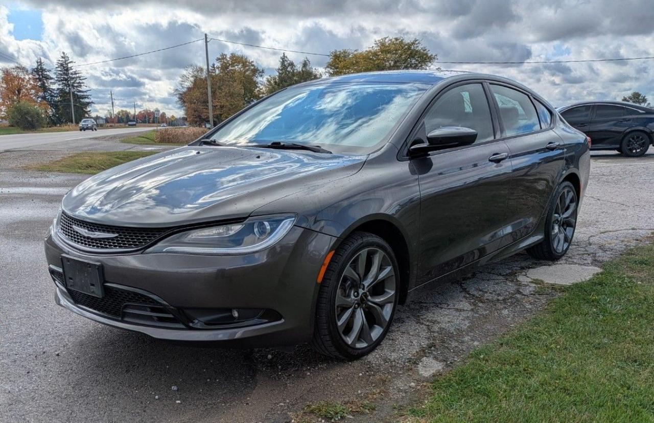 Used 2015 Chrysler 200 4dr Sdn S FWD for sale in Belmont, ON