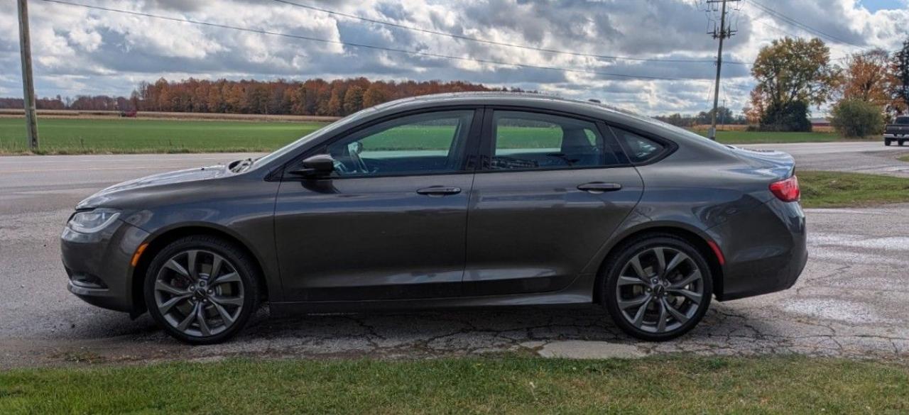 2015 Chrysler 200 200 S FWD - Photo #2