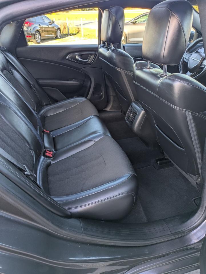 2015 Chrysler 200 200 S FWD - Photo #18