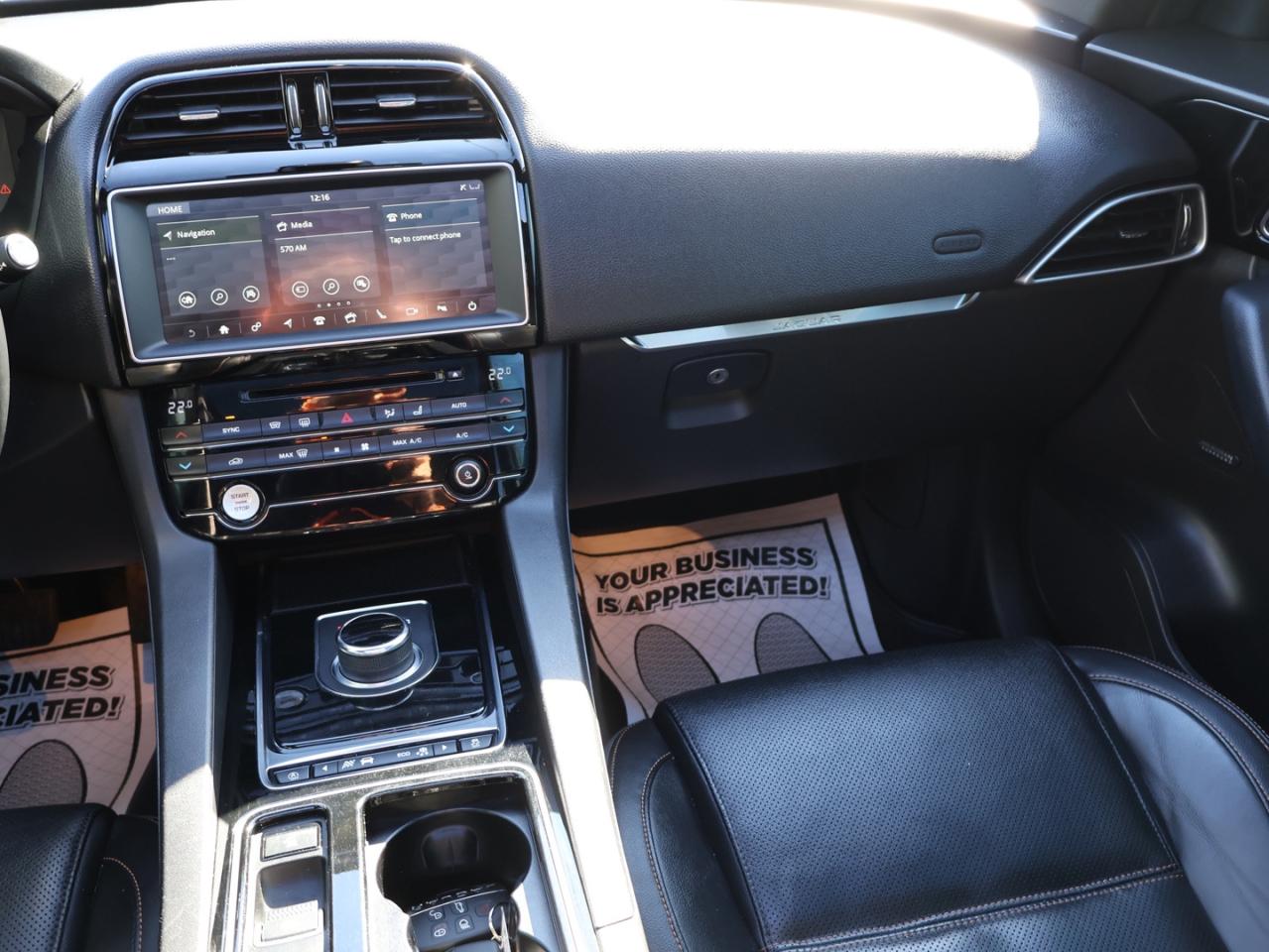 2018 Jaguar F-PACE 20d PRESTIGE AWD CERTIFIED *ACCIDENT FREE*JAGUAR MAINTAIN* CAMERA NAV HEATED SEATS PANO ROOF CRUISE ALLOYS - Photo #9