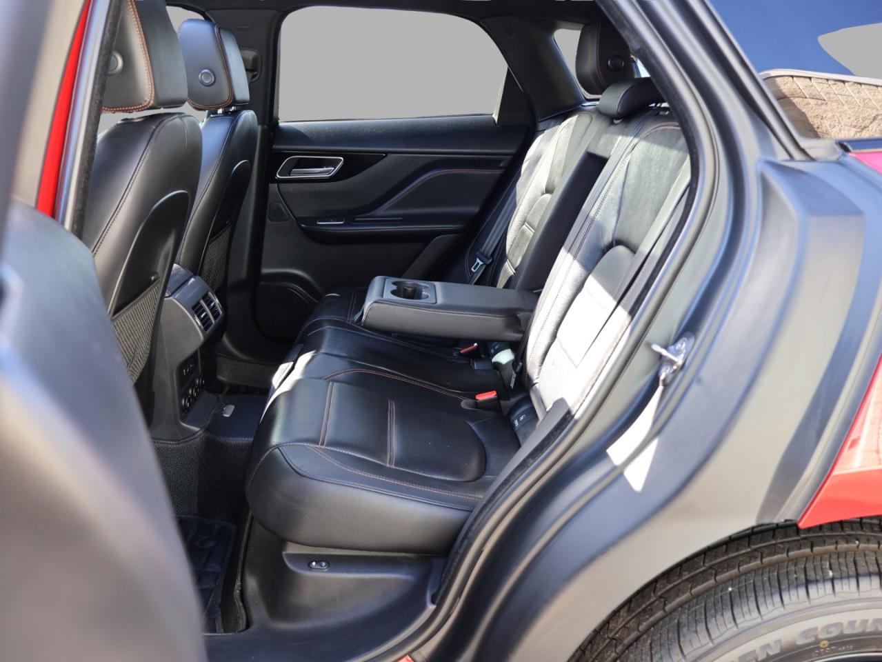 2018 Jaguar F-PACE 20d PRESTIGE AWD CERTIFIED *ACCIDENT FREE*JAGUAR MAINTAIN* CAMERA NAV HEATED SEATS PANO ROOF CRUISE ALLOYS - Photo #14